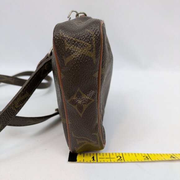 Louis Vuitton Mini Pouch Case - Picture 8 of 9